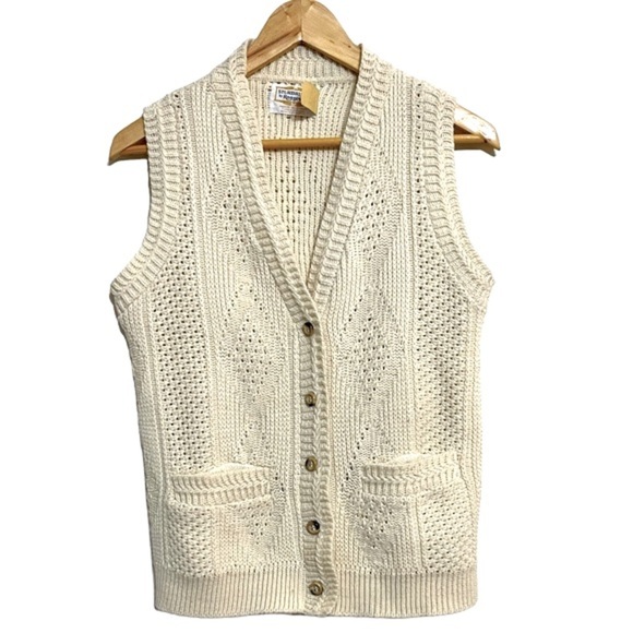 Sturbridge & Roosevelt Sweaters - Vintage60s Sturbridge by Roosevelt Sweater Vest Diamond Pattern Cream Size Small